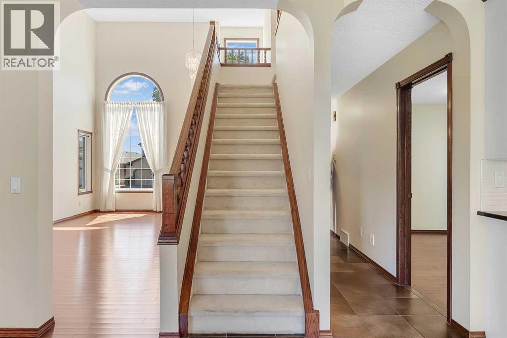Photo 6 of 62 Arbour Wood Crescent Nw, Calgary AB