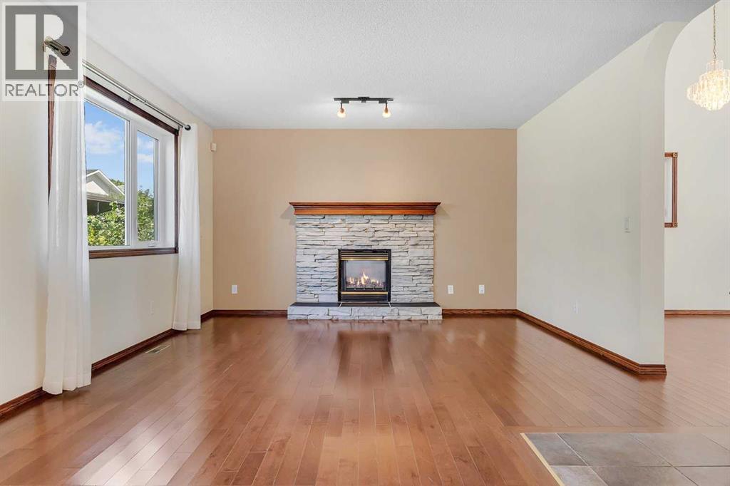 Photo 9 of 62 Arbour Wood Crescent Nw, Calgary AB