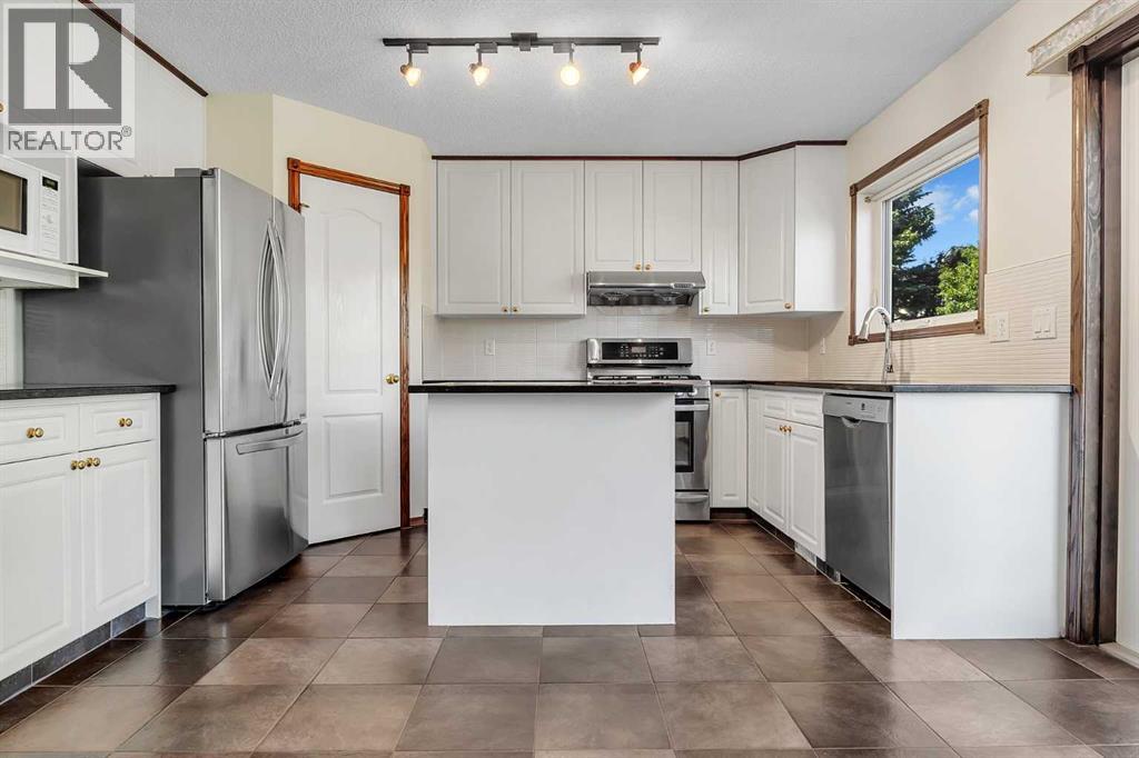Photo 11 of 62 Arbour Wood Crescent Nw, Calgary AB
