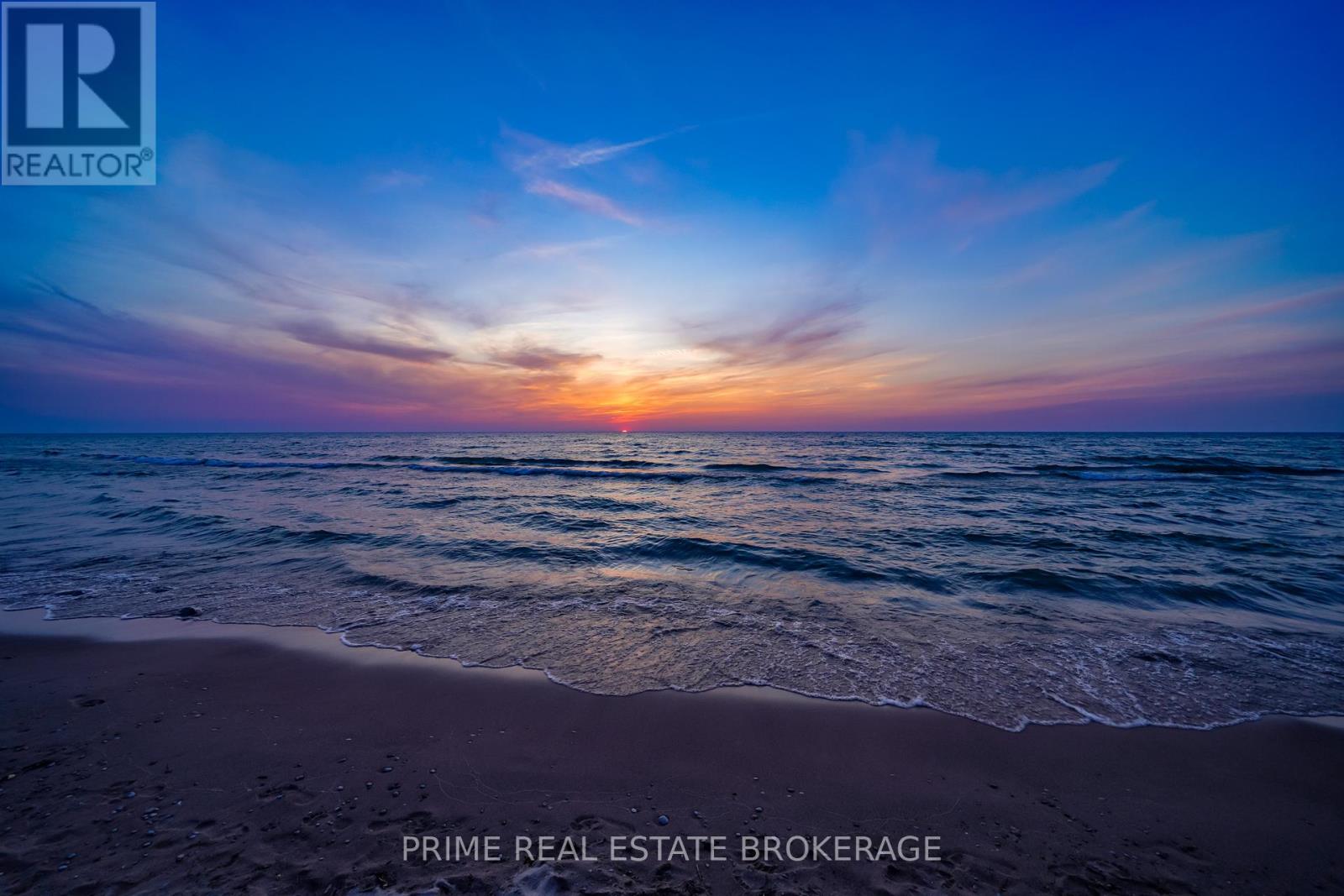 Photo 3 of 10142 Pinery Bluffs Road, Lambton Shores ON