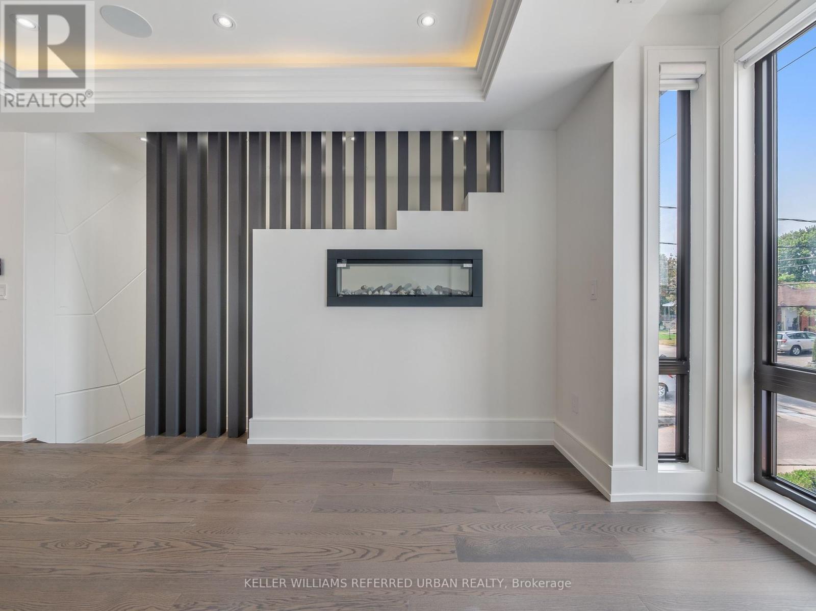 Photo 10 of 327 Melrose Street, Toronto ON