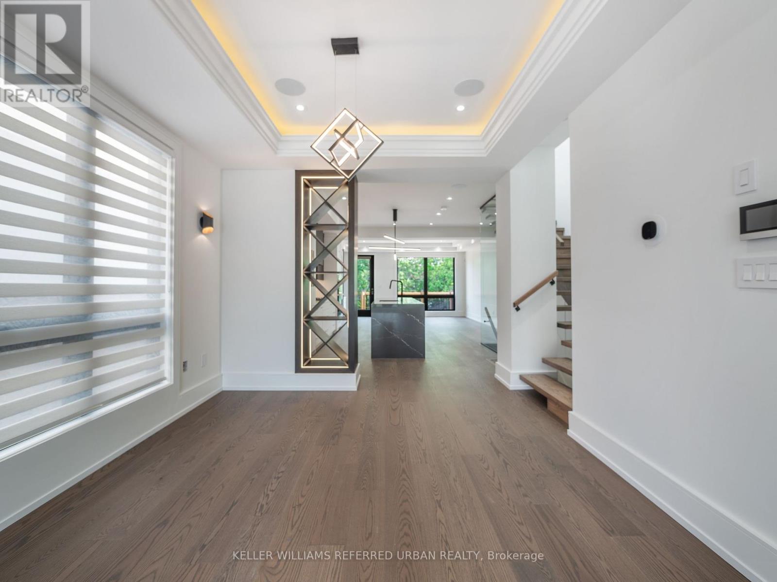 Photo 11 of 327 Melrose Street, Toronto ON
