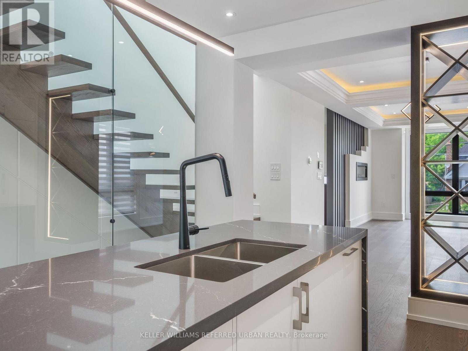Photo 12 of 327 Melrose Street, Toronto ON