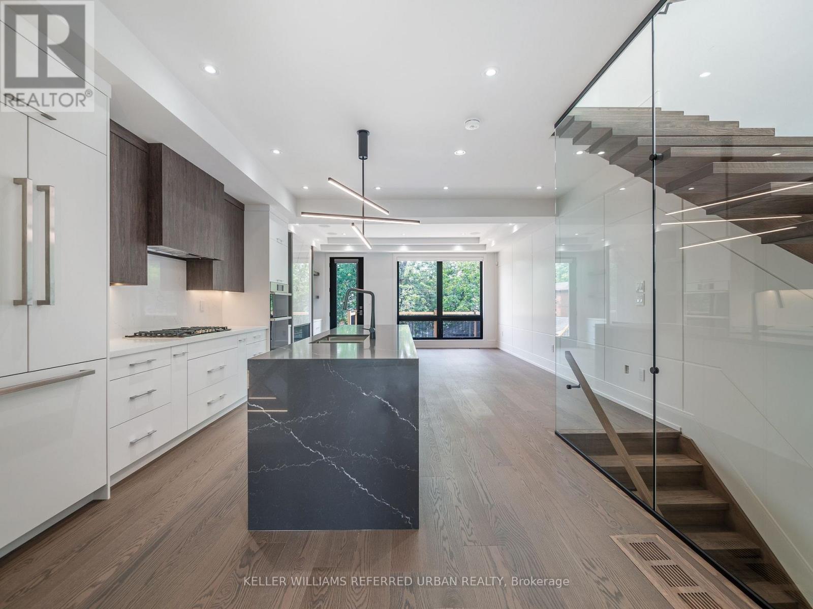 Photo 13 of 327 Melrose Street, Toronto ON