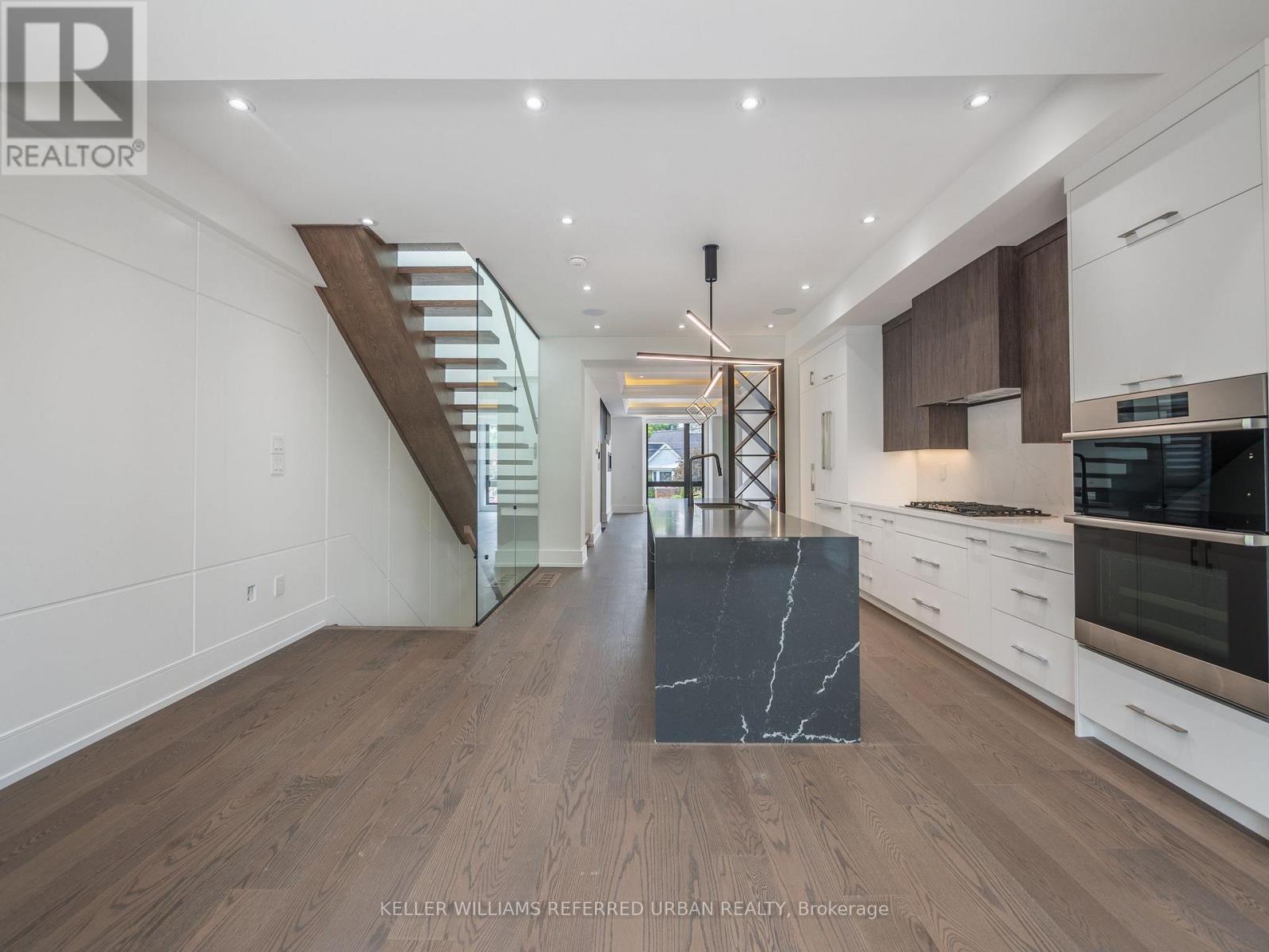 Photo 16 of 327 Melrose Street, Toronto ON