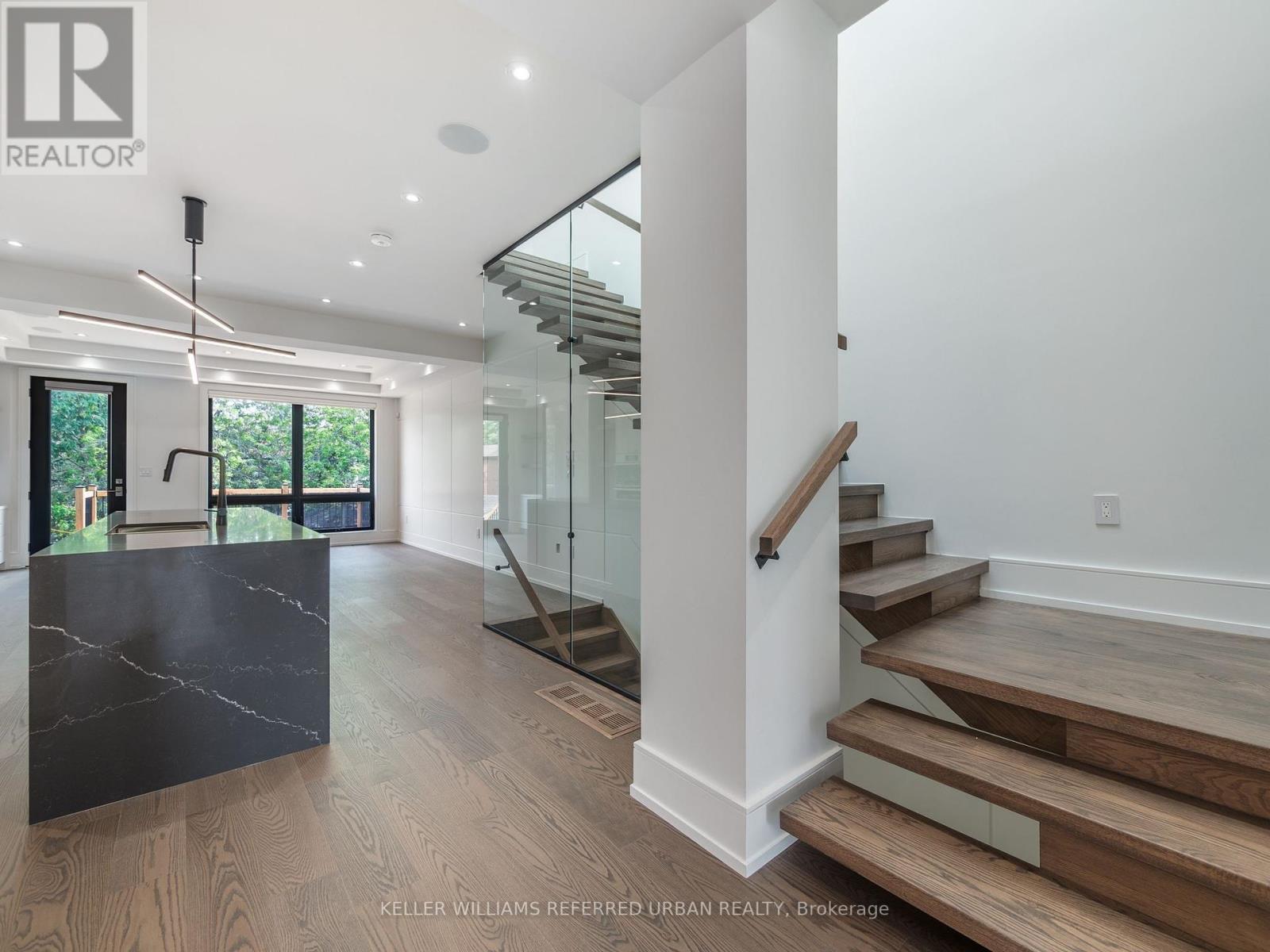 Photo 21 of 327 Melrose Street, Toronto ON