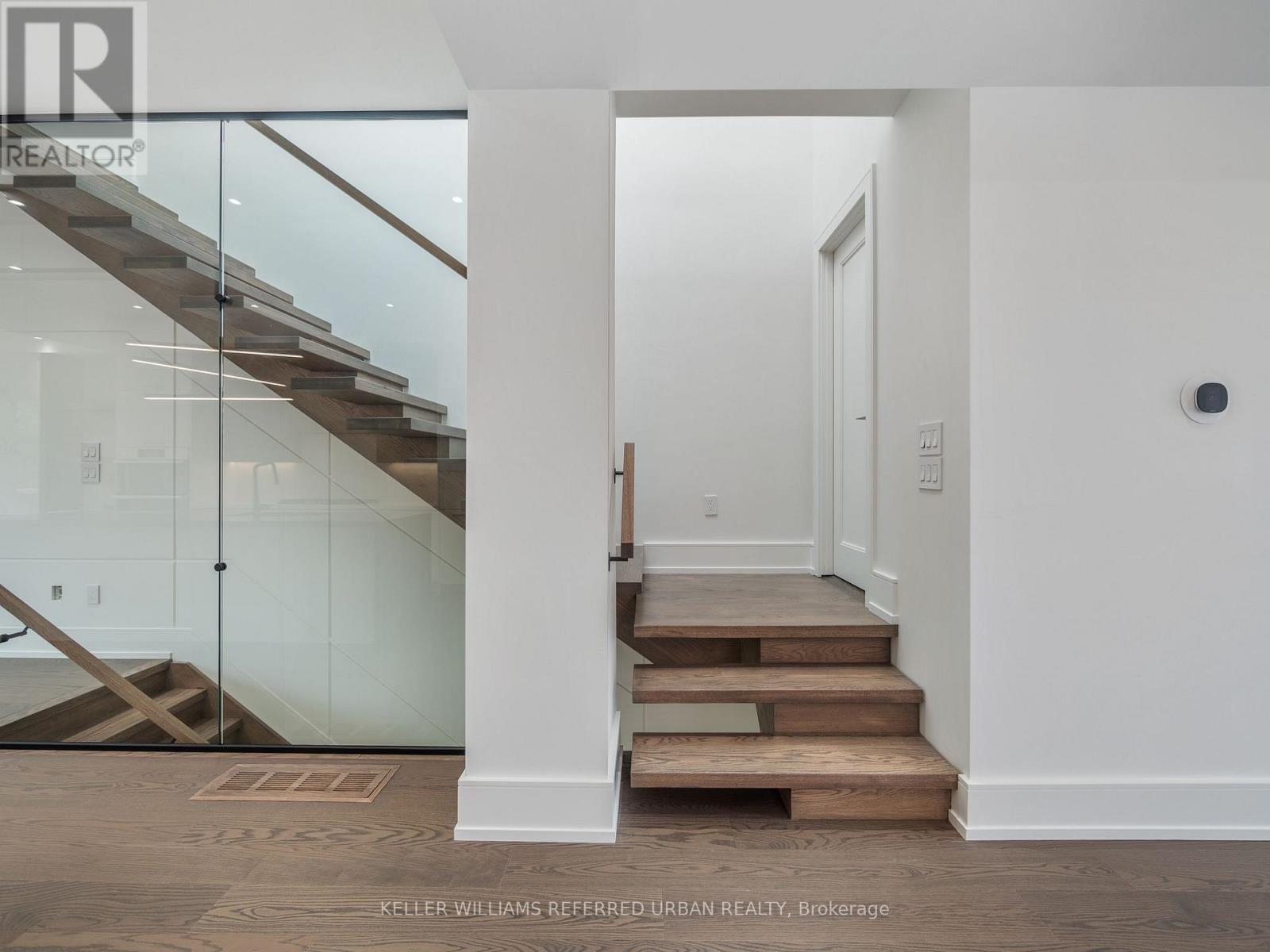 Photo 22 of 327 Melrose Street, Toronto ON