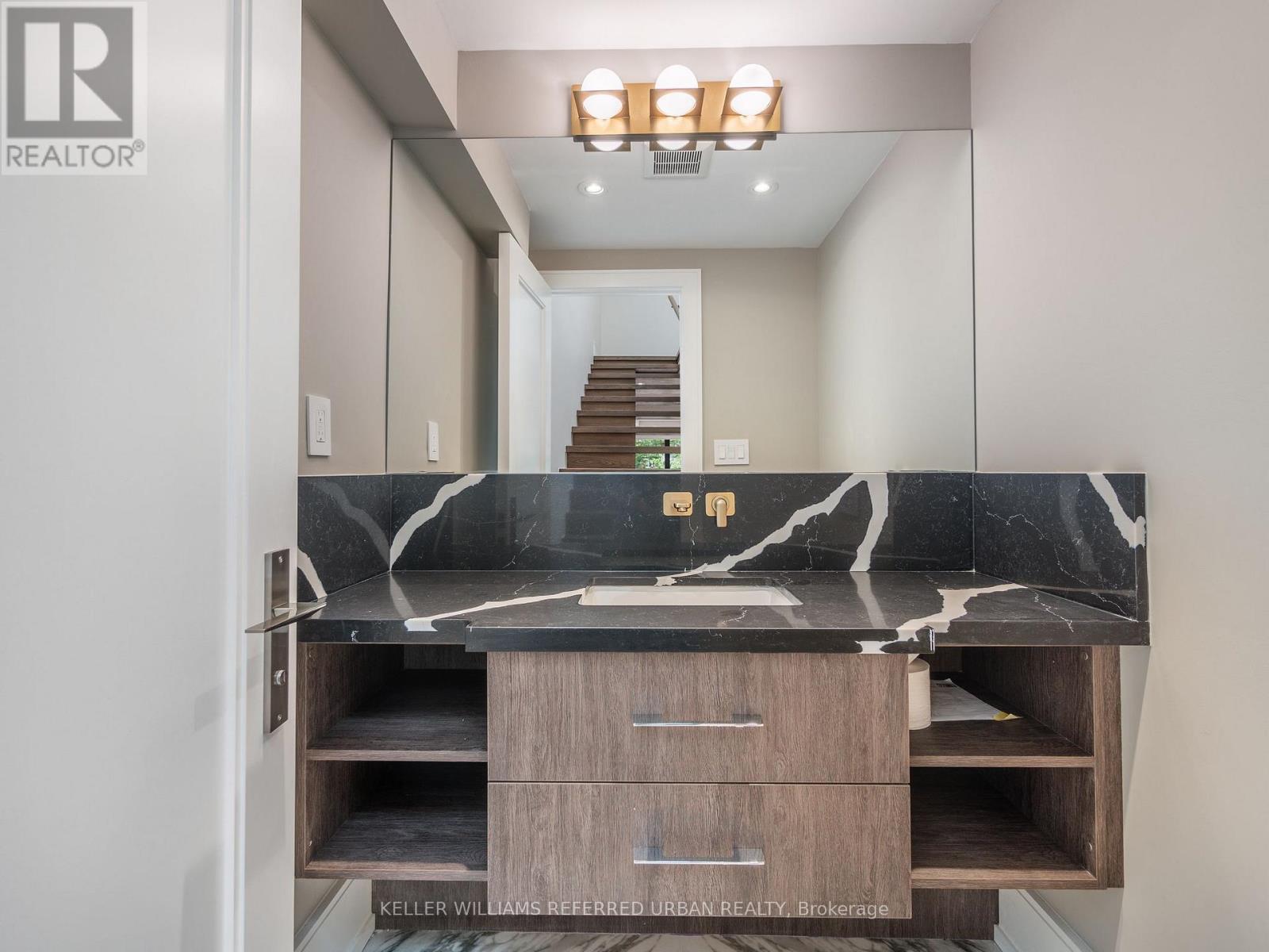 Photo 23 of 327 Melrose Street, Toronto ON