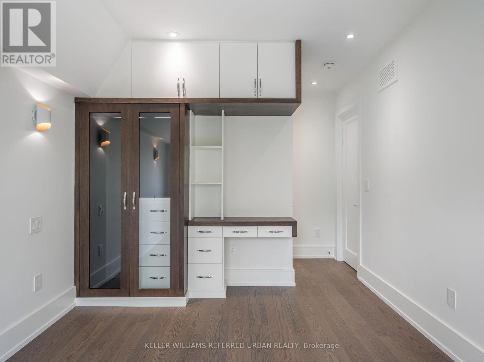 Photo 25 of 327 Melrose Street, Toronto ON