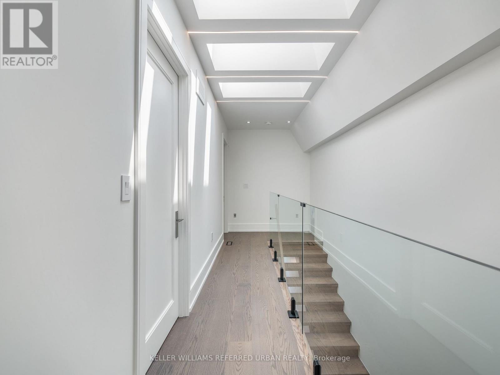 Photo 30 of 327 Melrose Street, Toronto ON
