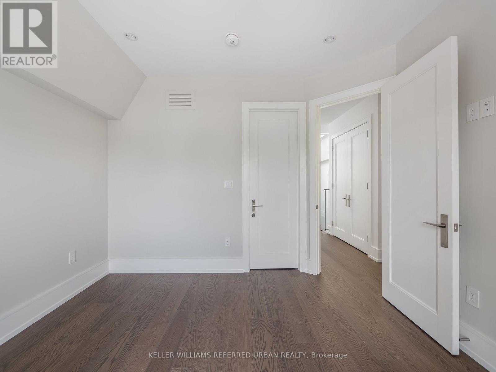 Photo 31 of 327 Melrose Street, Toronto ON