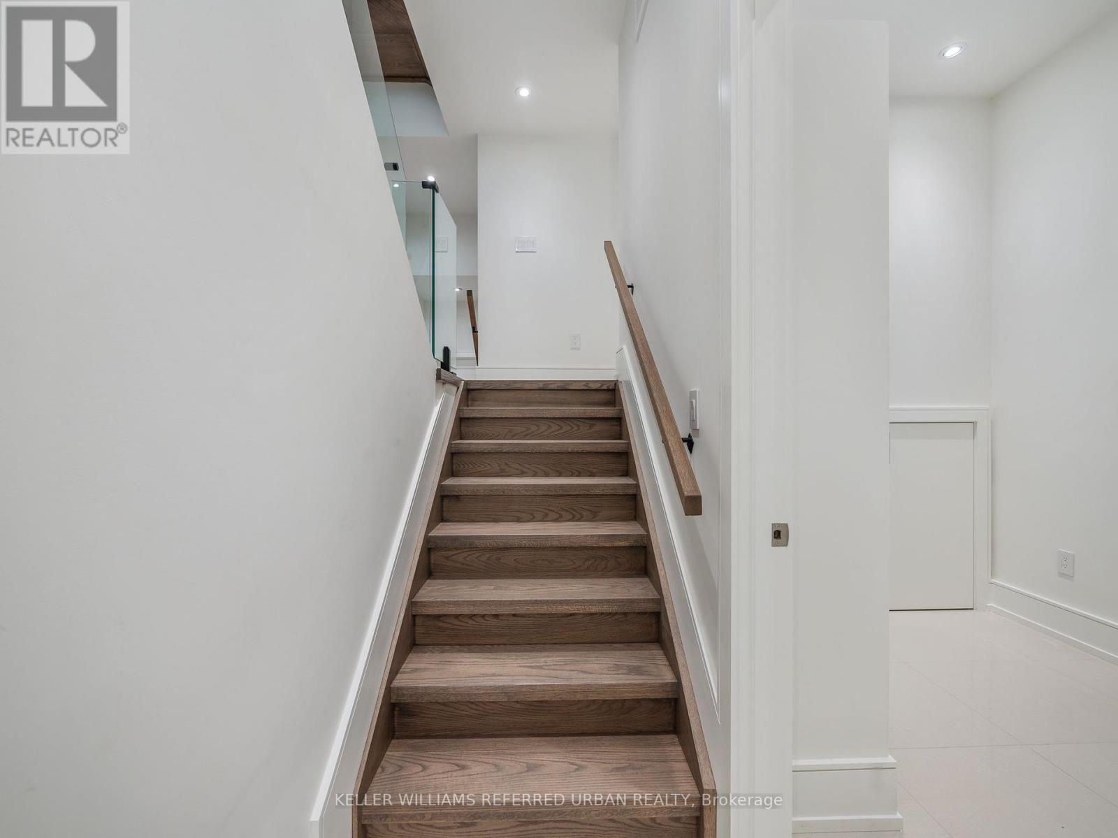 Photo 36 of 327 Melrose Street, Toronto ON