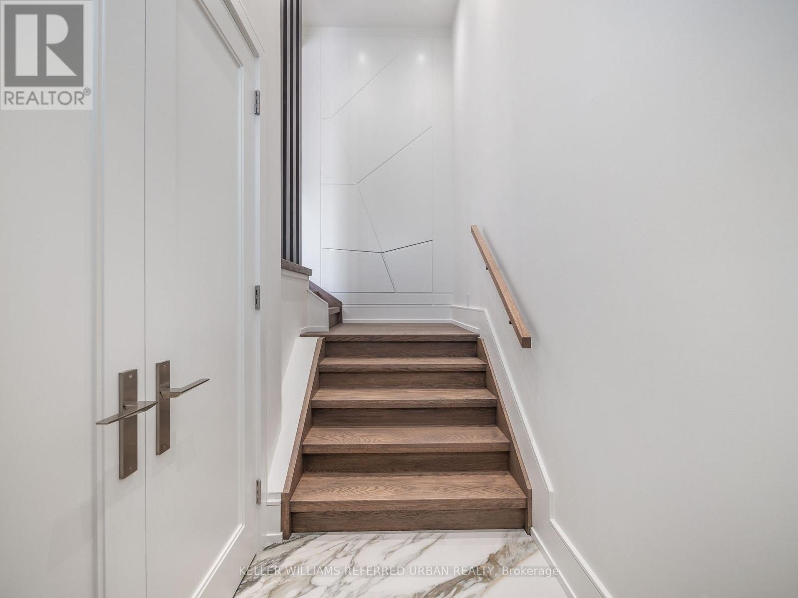 Photo 6 of 327 Melrose Street, Toronto ON