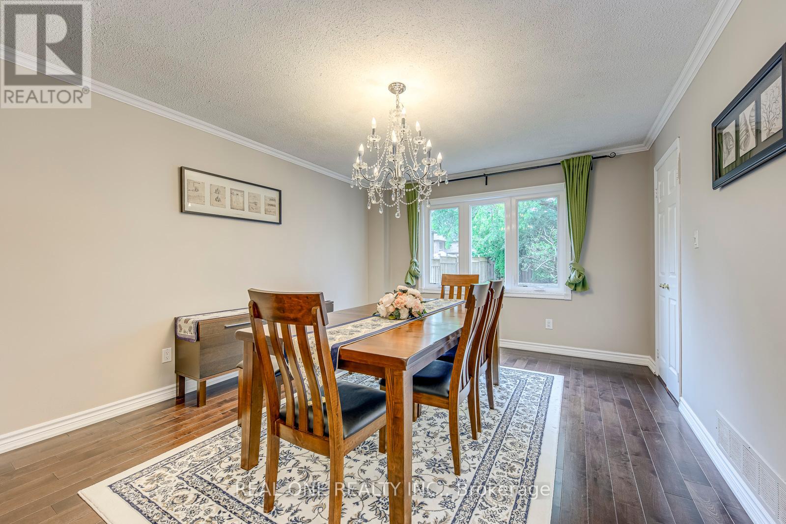 Photo 5 of 1237 Woodview Drive, Oakville ON