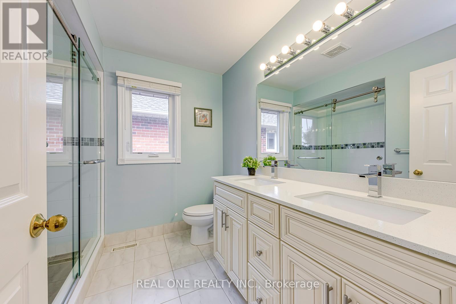 Photo 47 of 1237 Woodview Drive, Oakville ON