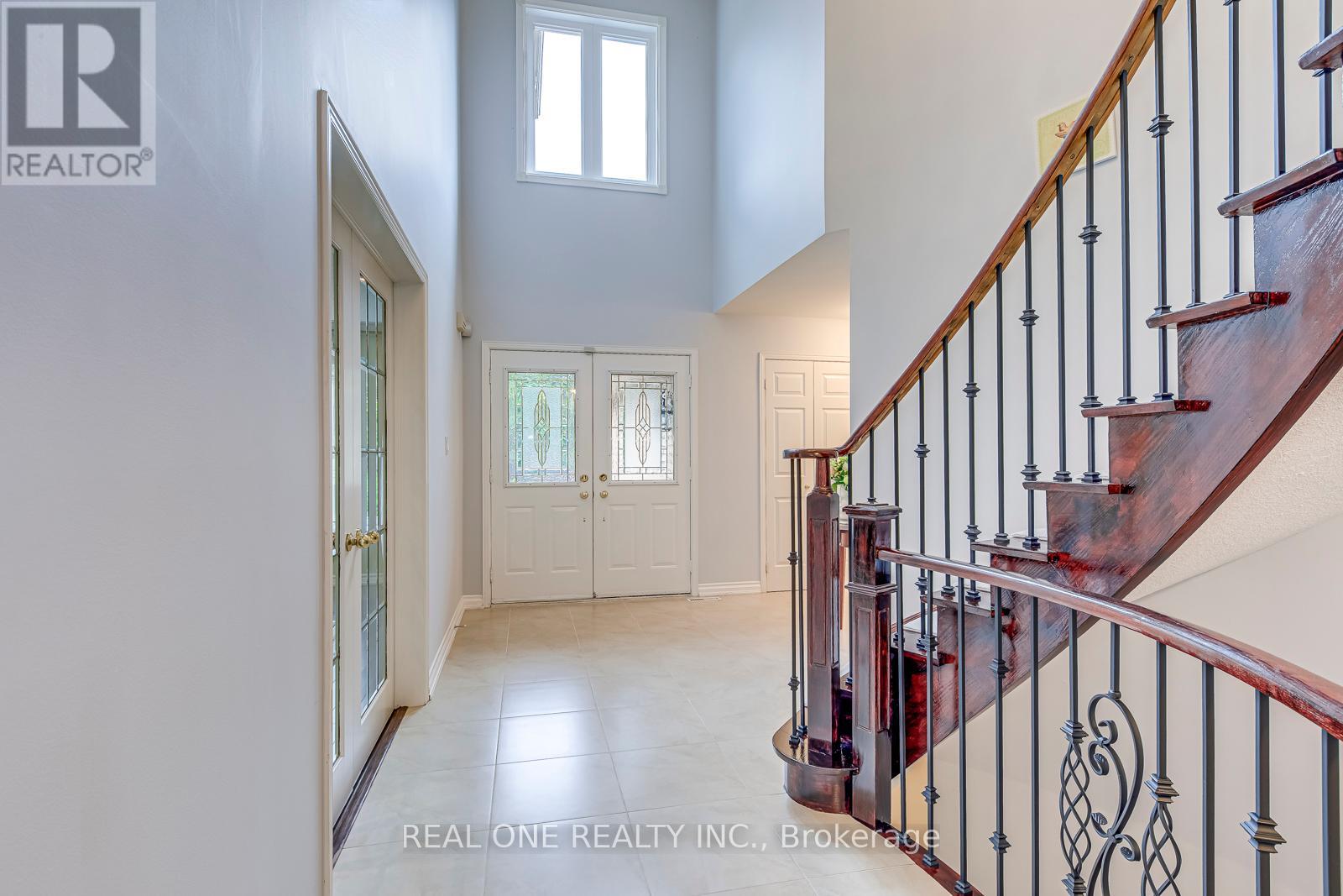 Photo 43 of 1237 Woodview Drive, Oakville ON