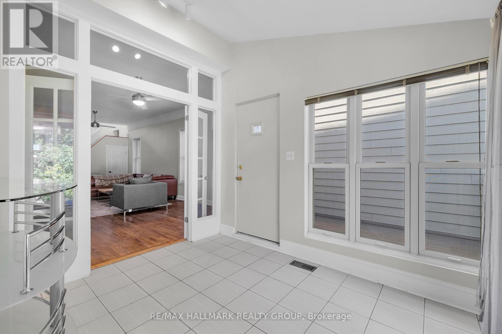 Photo 26 of 121 York Street, Ottawa ON