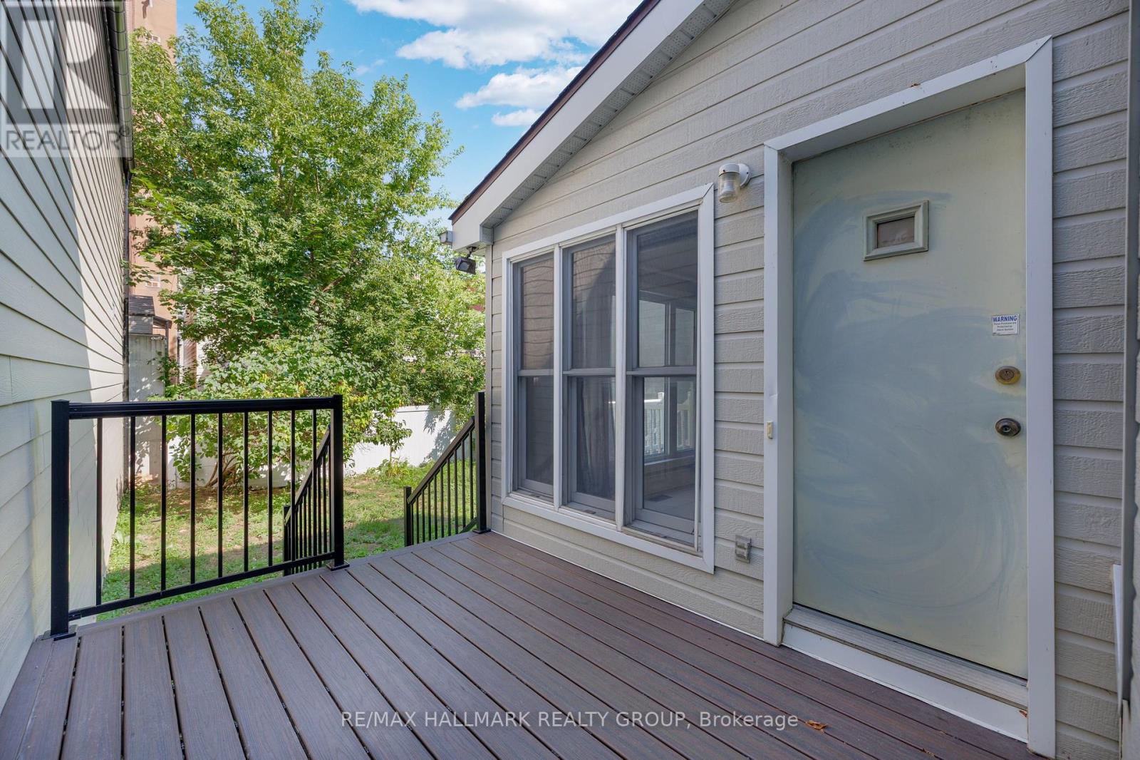 Photo 32 of 121 York Street, Ottawa ON