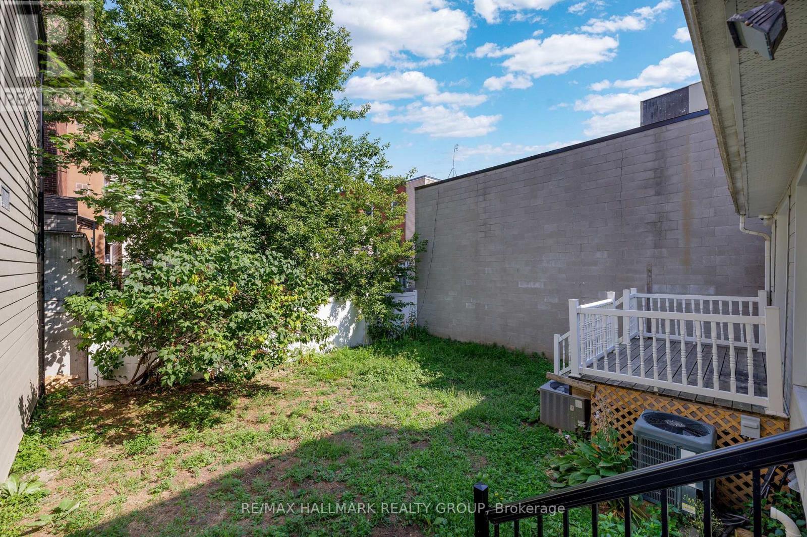 Photo 1 of 121 York Street, Ottawa ON