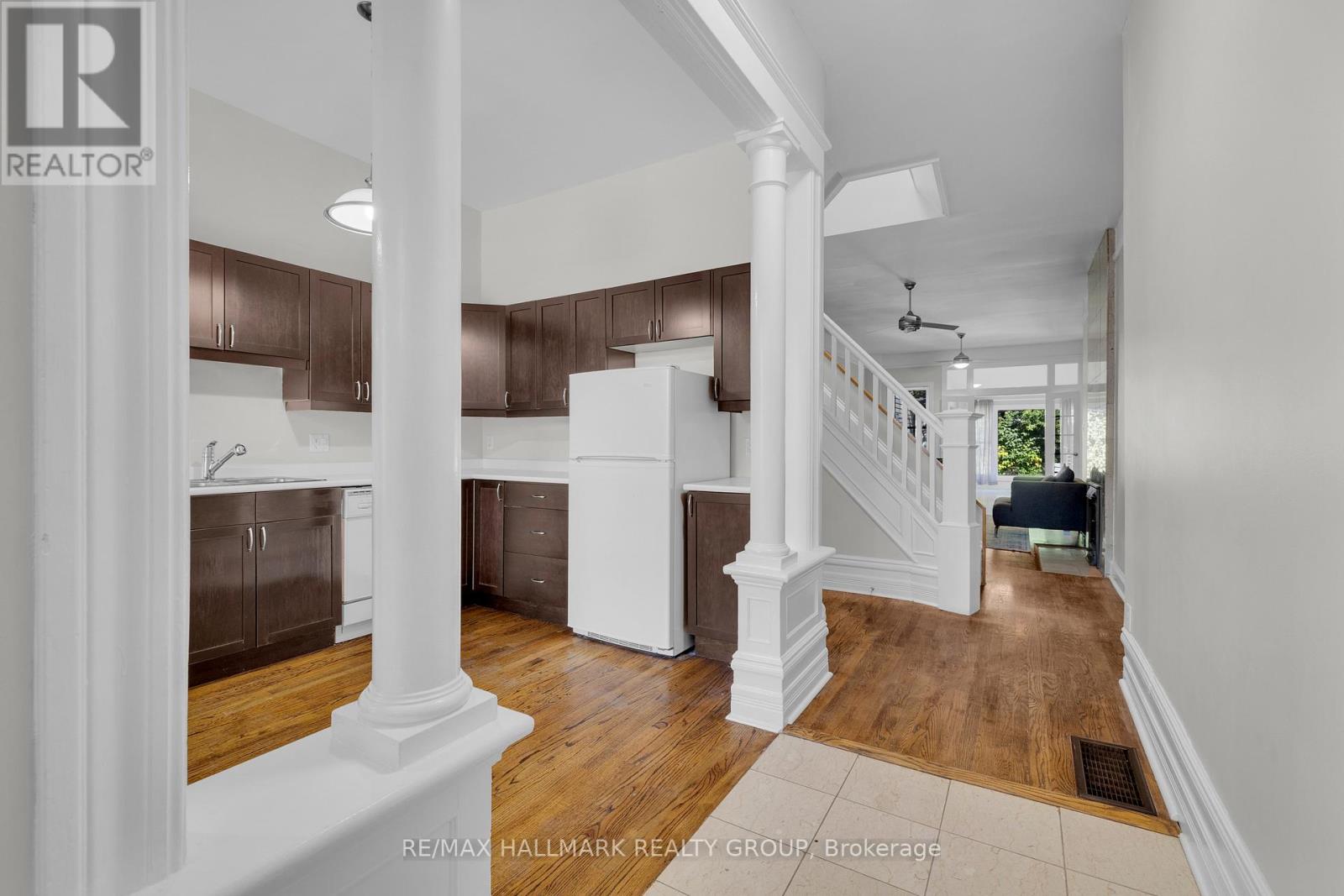Photo 11 of 121 York Street, Ottawa ON