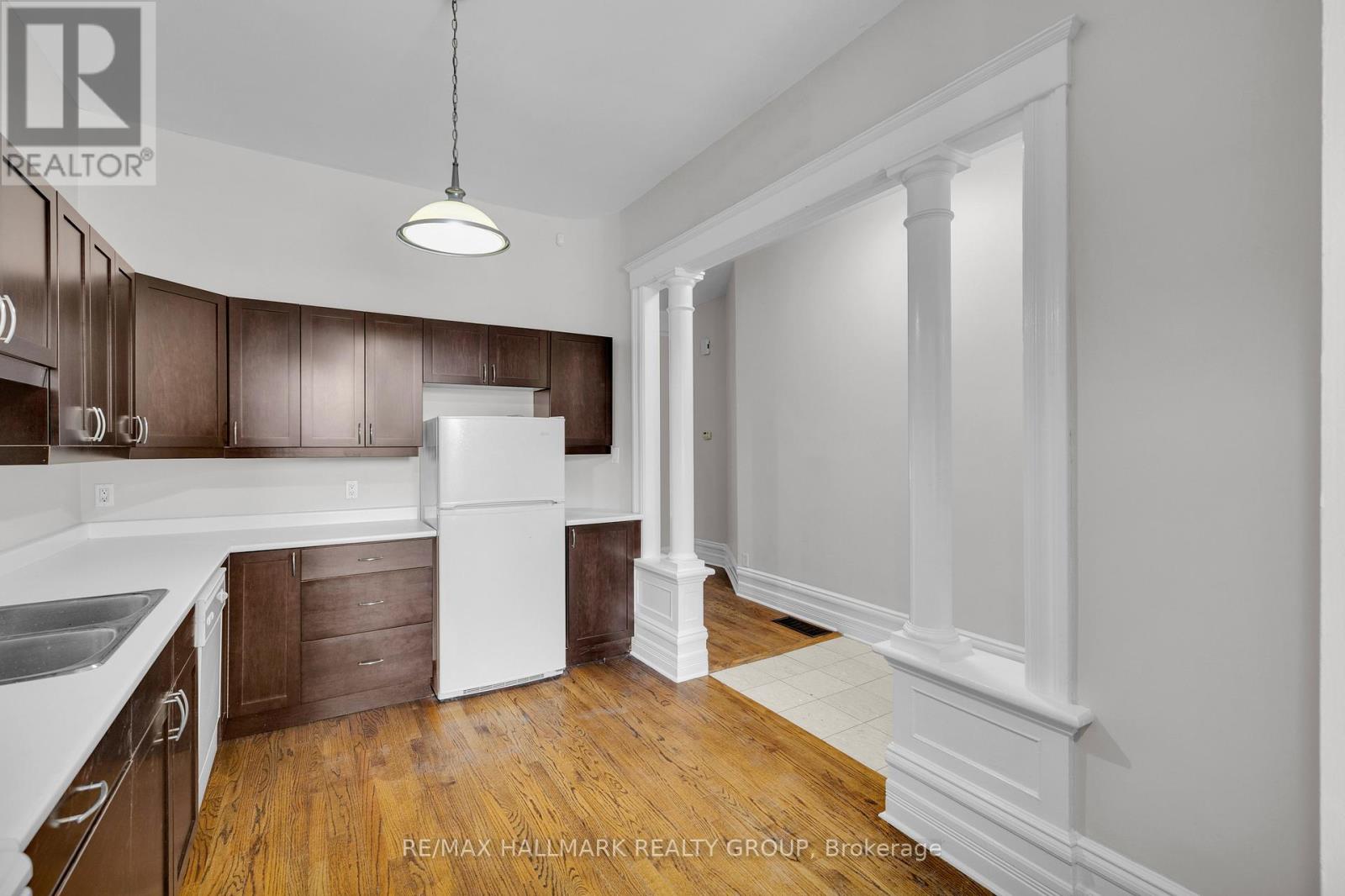 Photo 9 of 121 York Street, Ottawa ON
