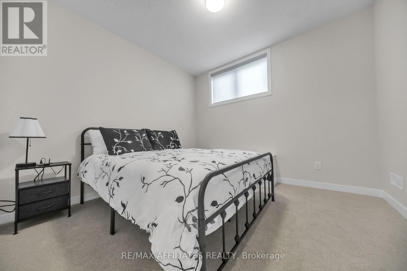 Photo 31 of 189 Beebalm Crescent, Ottawa ON