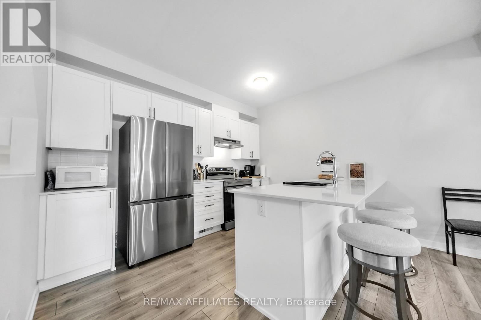 Photo 15 of 189 Beebalm Crescent, Ottawa ON