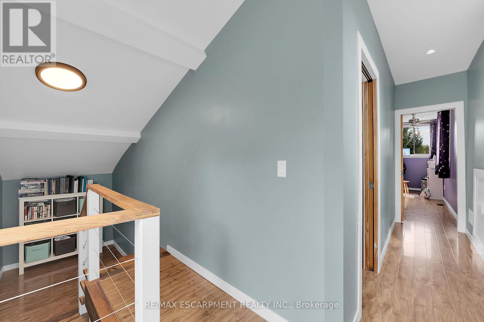 Photo 13 of 1435 Merrittville Highway, Welland ON
