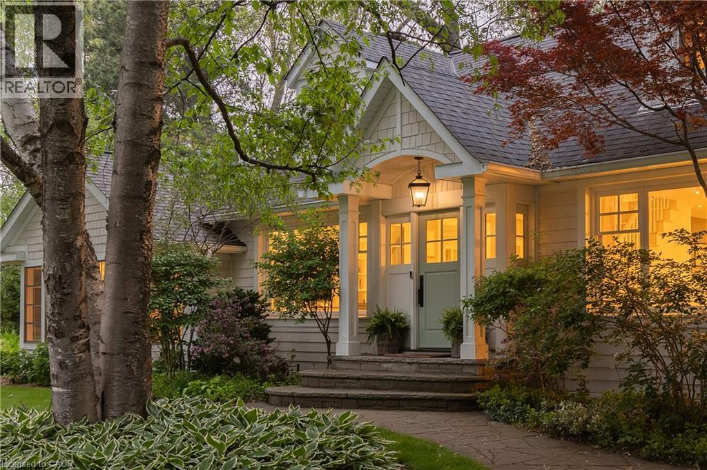Photo 12 of 161 Dianne Avenue, Oakville ON