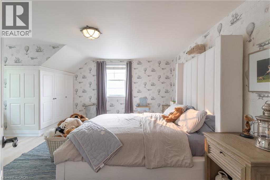 Photo 33 of 161 Dianne Avenue, Oakville ON