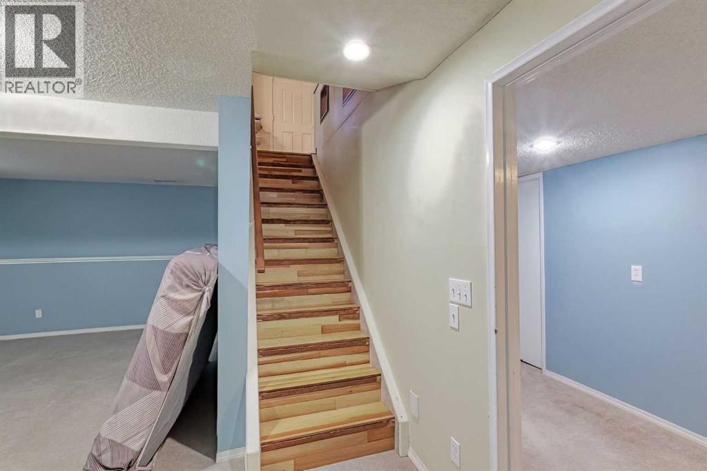 Photo 2 of 20 Falton Way Ne, Calgary AB