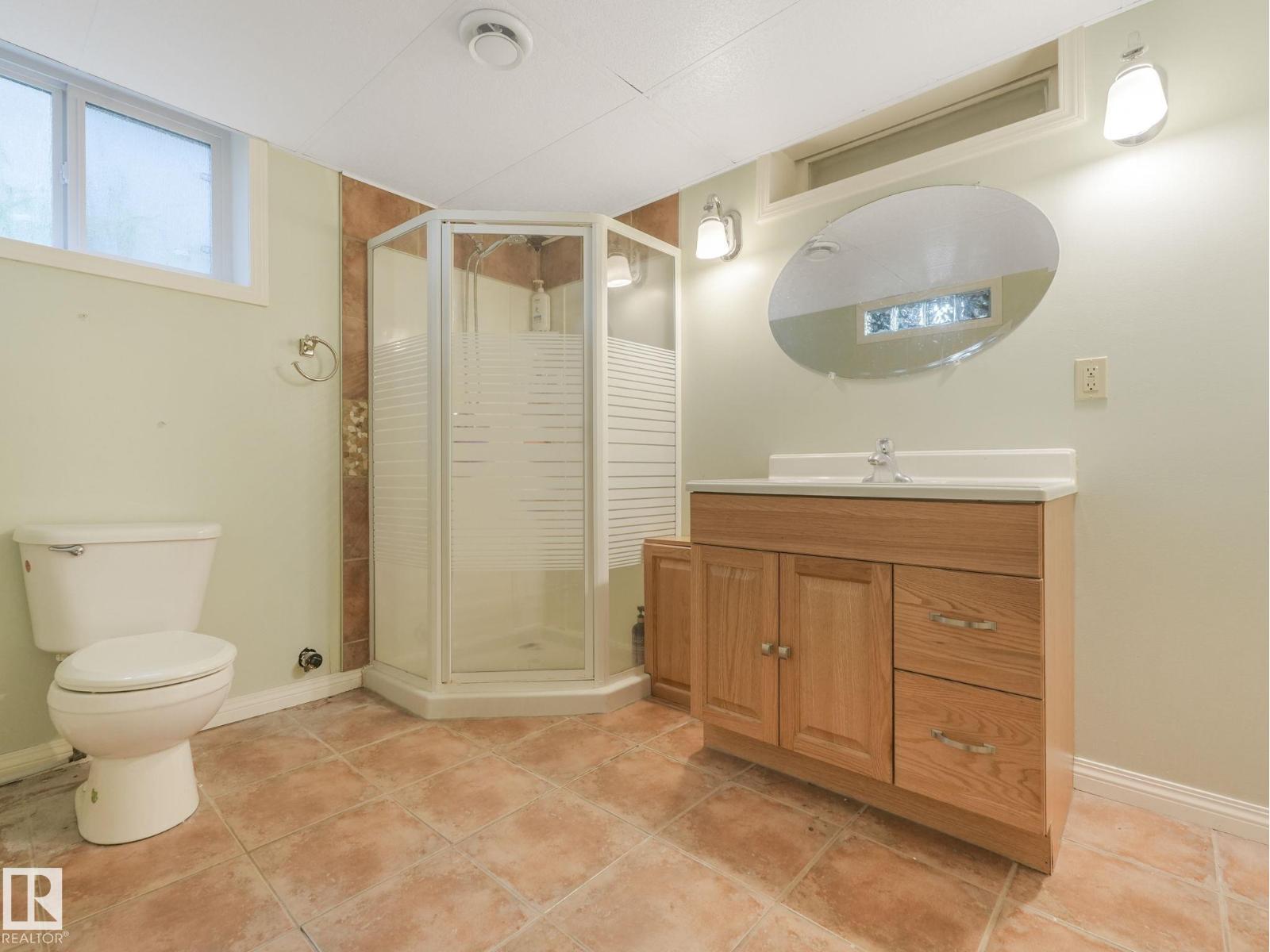 Photo 3 of 11514 122 St Nw, Edmonton AB