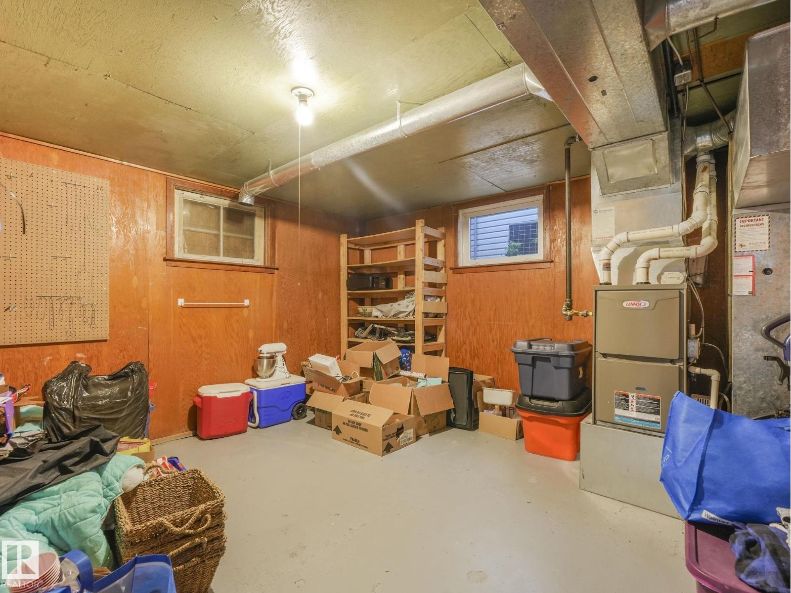 Photo 14 of 11514 122 St Nw, Edmonton AB