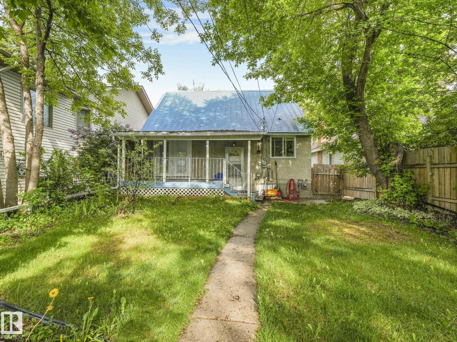 Photo 22 of 11514 122 St Nw, Edmonton AB