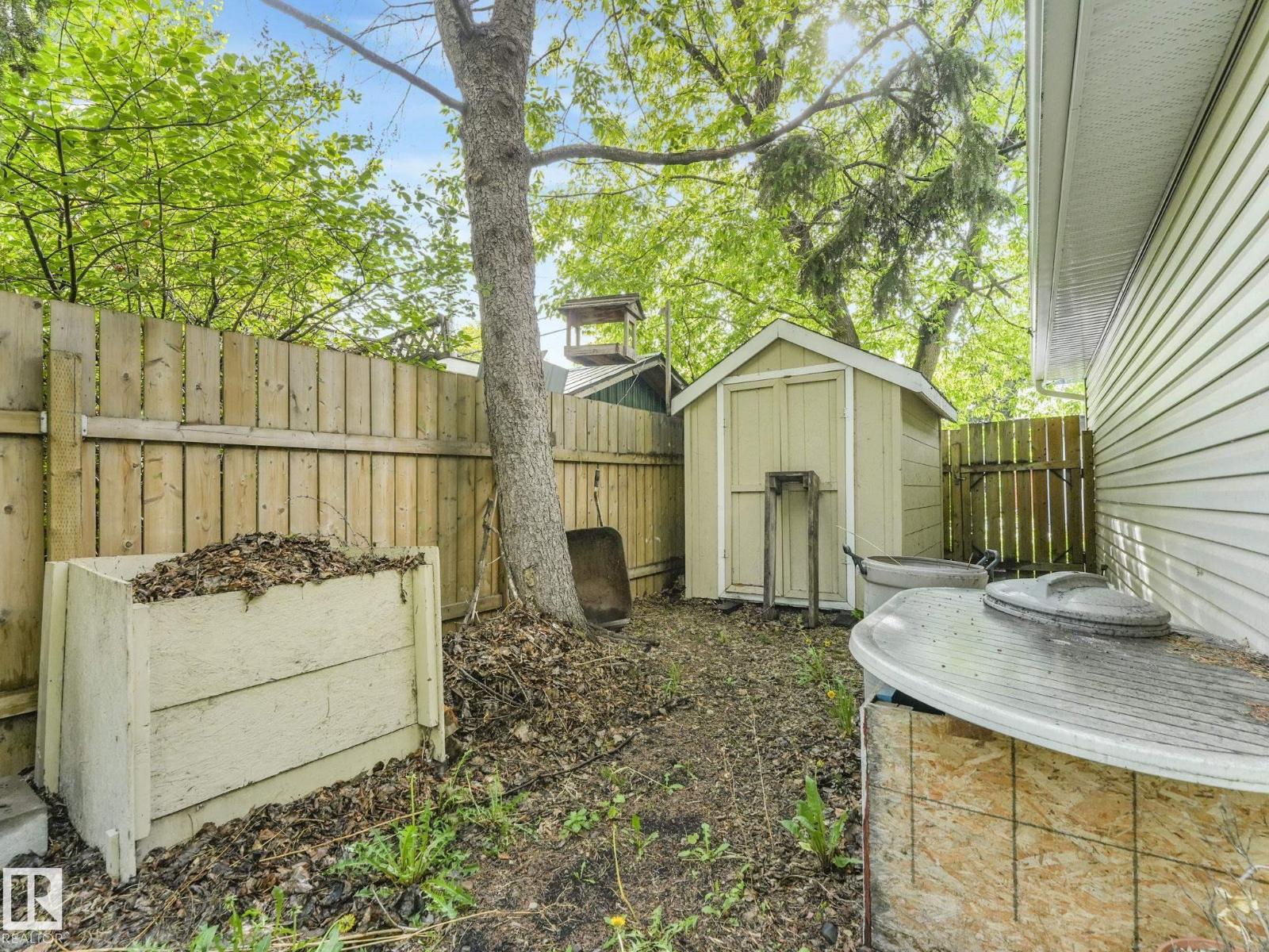 Photo 23 of 11514 122 St Nw, Edmonton AB