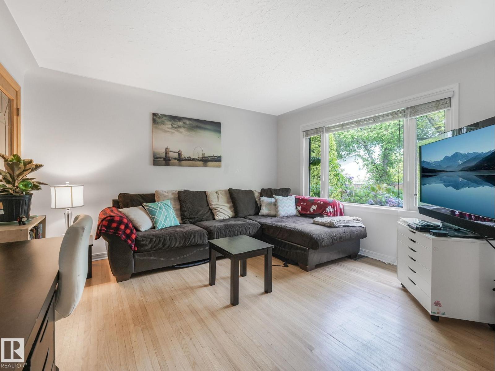 Photo 32 of 11514 122 St Nw, Edmonton AB