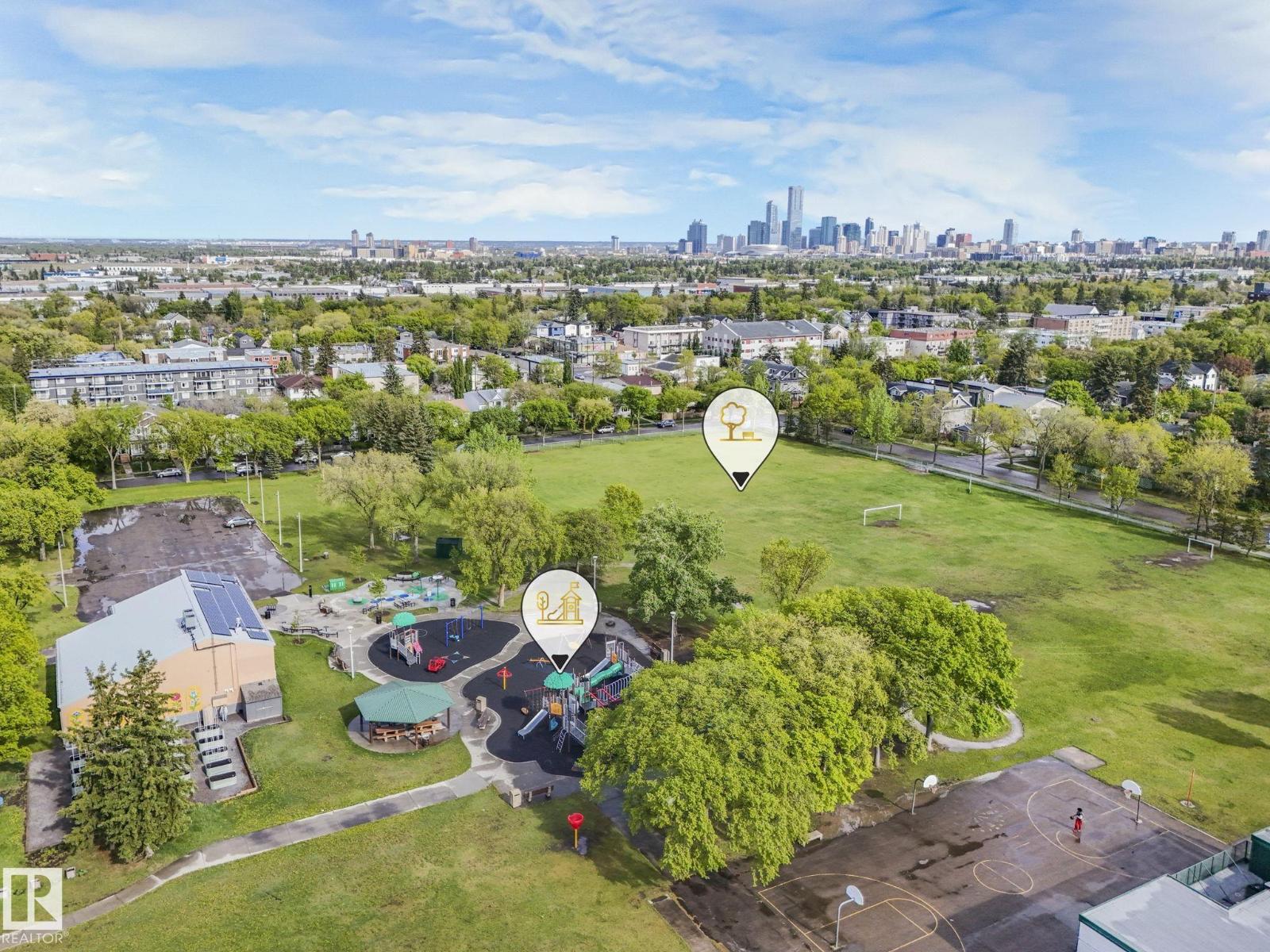 Photo 10 of 11514 122 St Nw, Edmonton AB