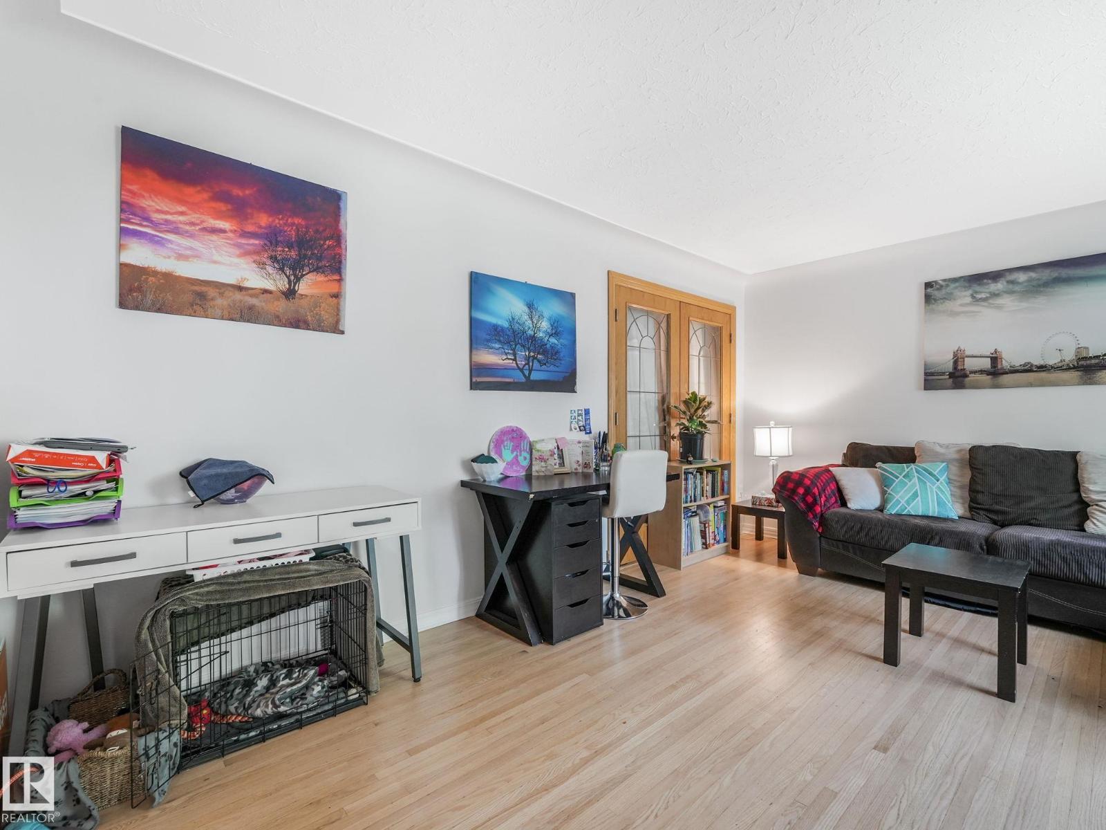 Photo 4 of 11514 122 St Nw, Edmonton AB