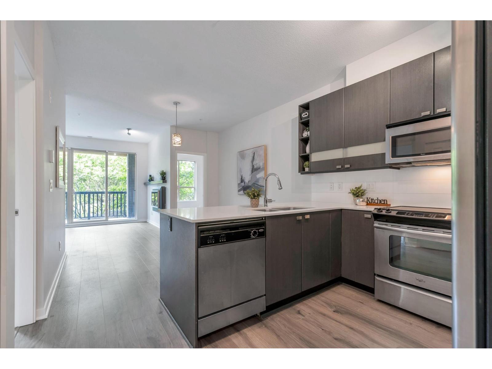 Photo 3 of 213 5655 210 A Street, Langley BC