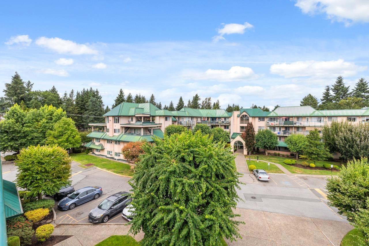 Photo 1 of 409 2958 Trethewey Street, Abbotsford BC