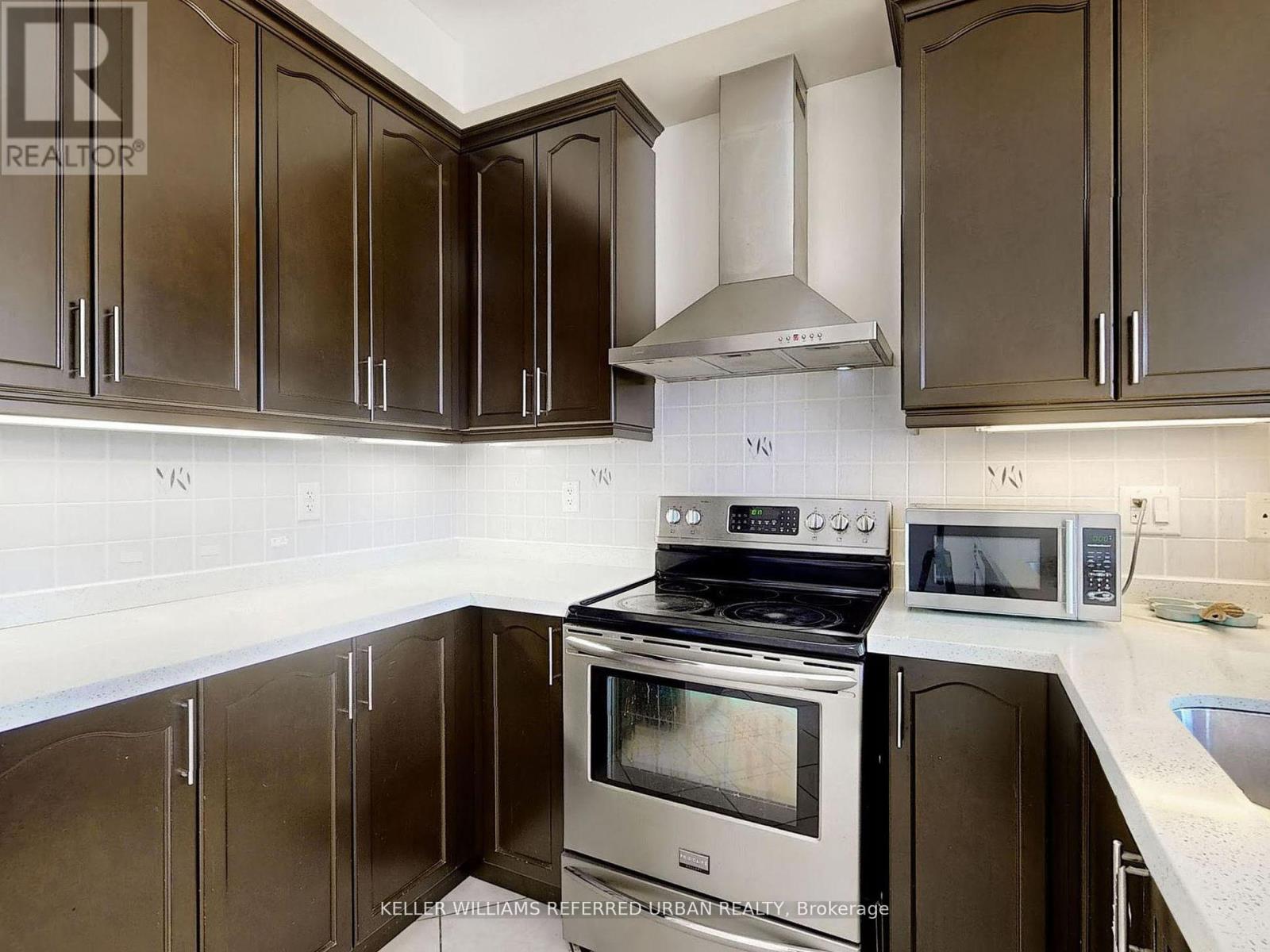 Photo 17 of 32 Haskett Drive, Markham ON
