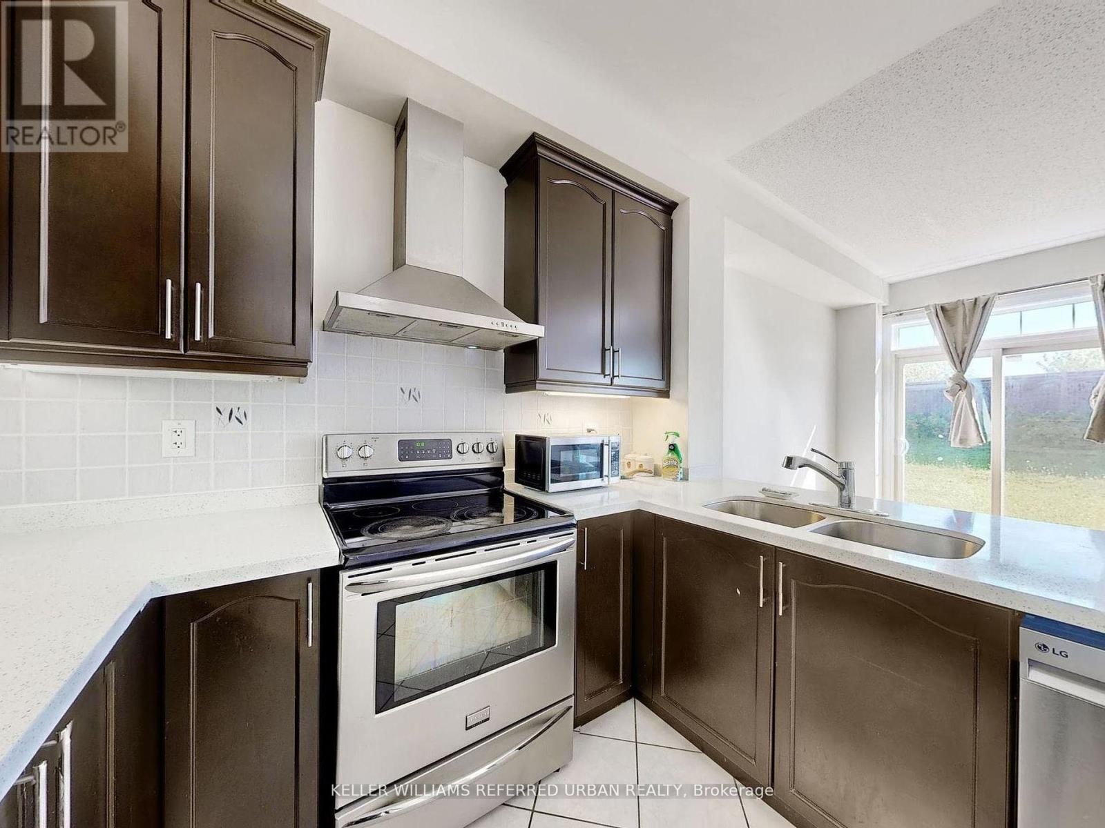 Photo 40 of 32 Haskett Drive, Markham ON
