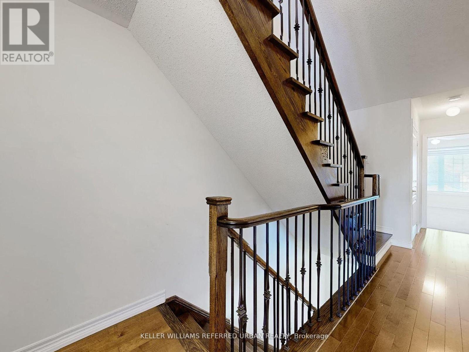 Photo 23 of 32 Haskett Drive, Markham ON