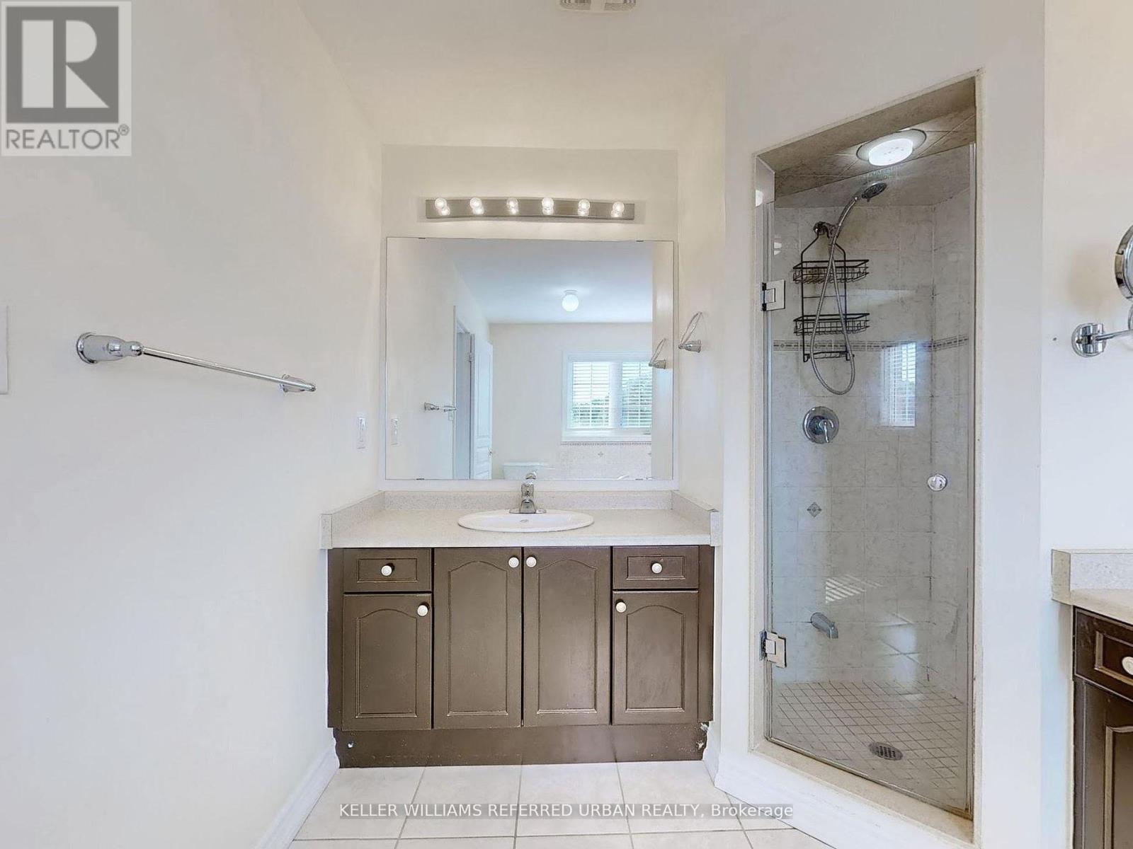 Photo 13 of 32 Haskett Drive, Markham ON