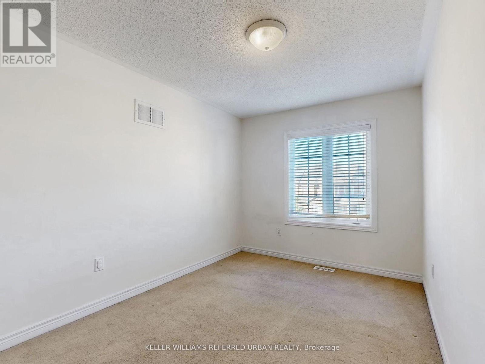 Photo 2 of 32 Haskett Drive, Markham ON