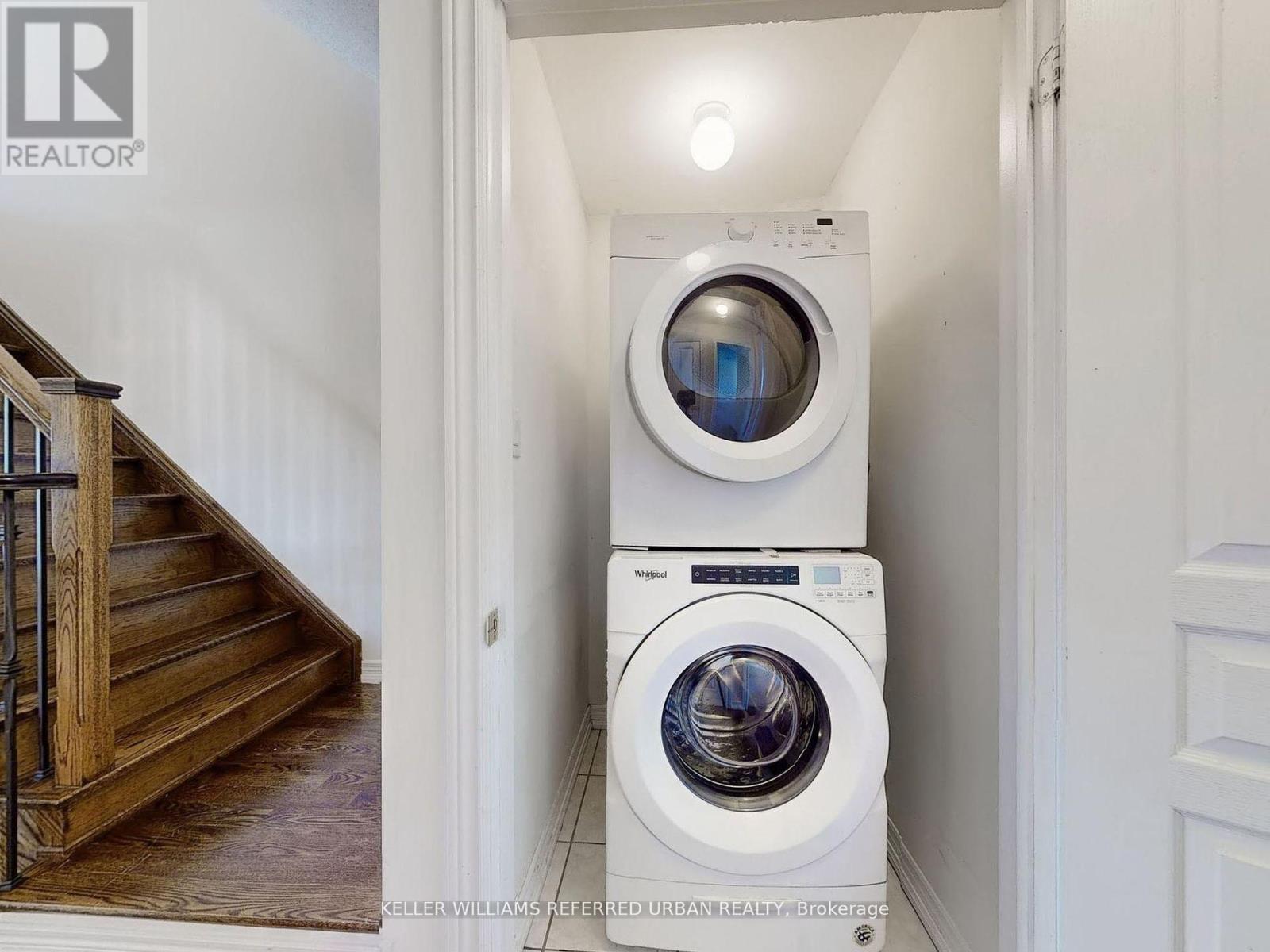Photo 7 of 32 Haskett Drive, Markham ON