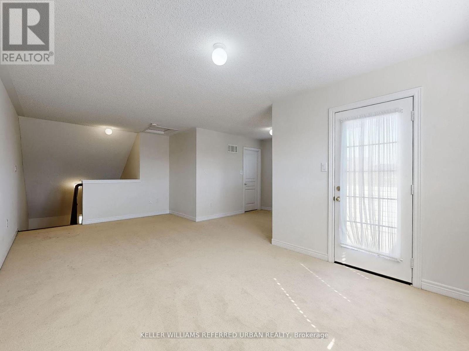 Photo 6 of 32 Haskett Drive, Markham ON