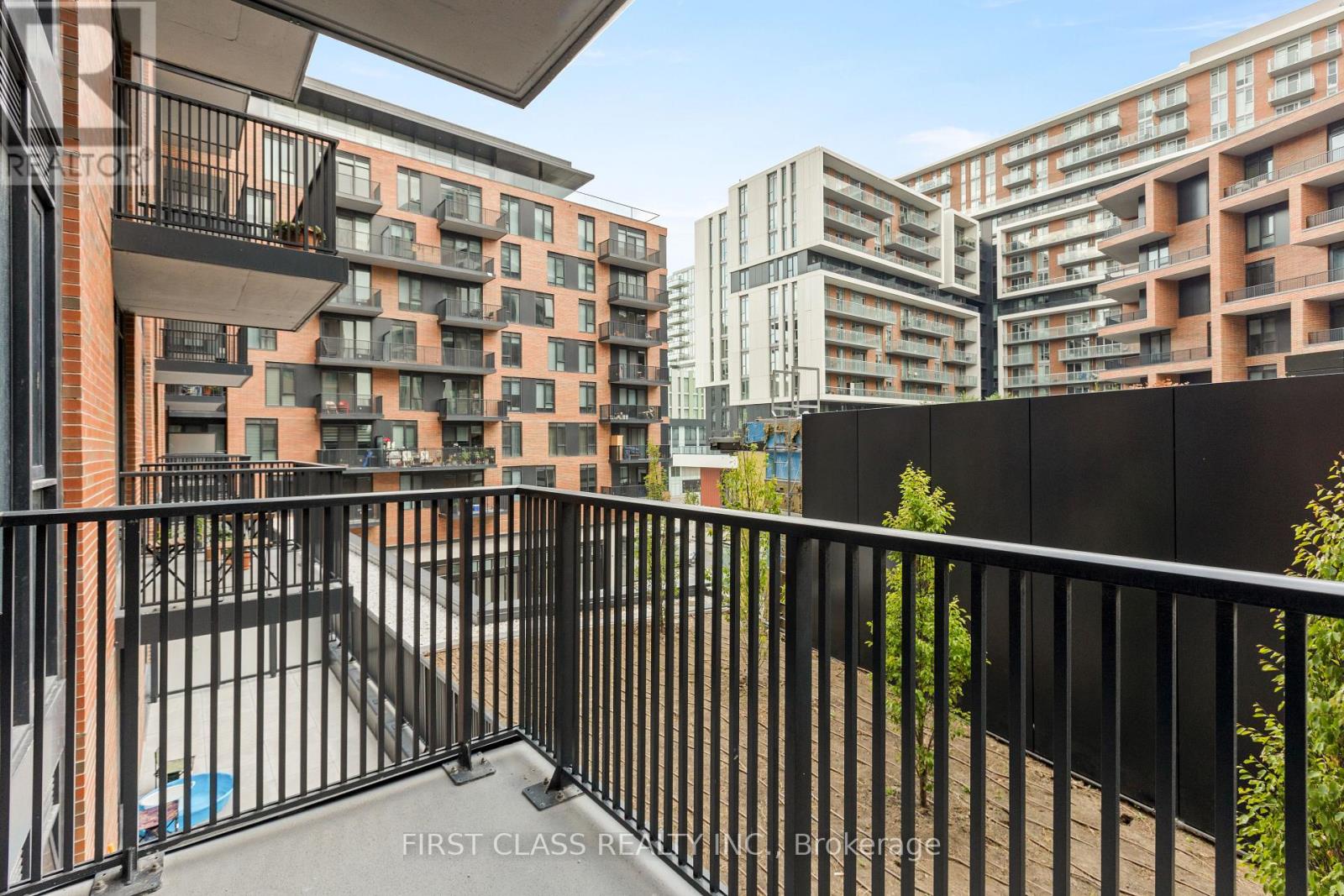 Photo 23 of 405 38 Simcoe Promenade W, Markham ON