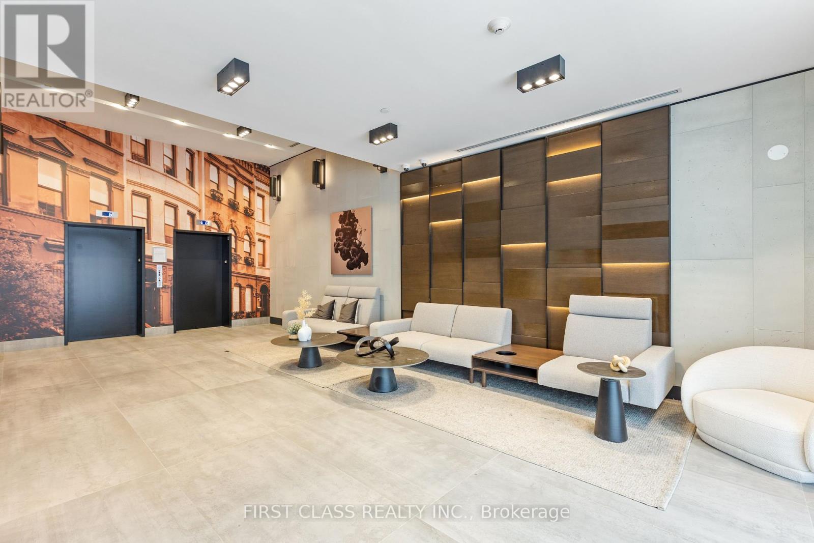 Photo 5 of 405 38 Simcoe Promenade W, Markham ON