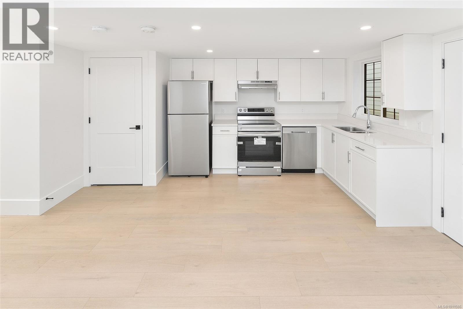  1813 Feltham Road, Saanich